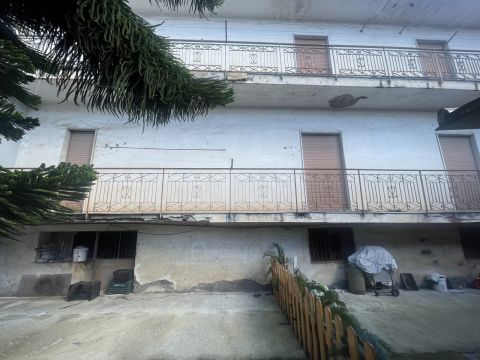 6 bedrooms House in Striano, Italy No. 99139