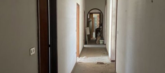 6 bedrooms House in Striano, Italy No. 99139 24