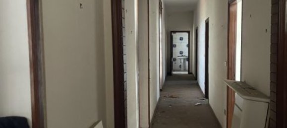 6 bedrooms House in Striano, Italy No. 99139 21