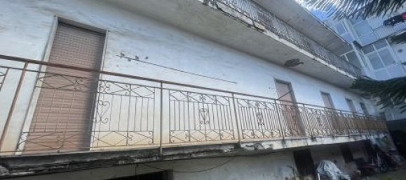 6 bedrooms House in Striano, Italy No. 99139 39