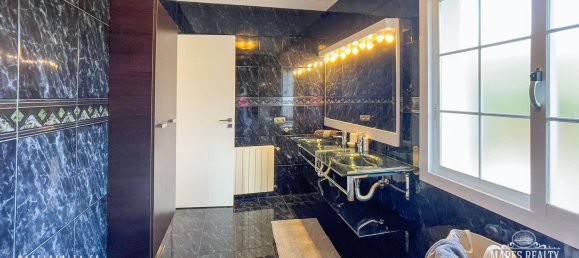 5 bedrooms Villa in Lloret de Mar, Spain No. 12640 11