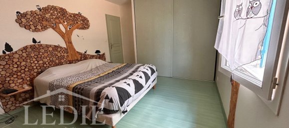 4 bedrooms House in Saint-Pierre-d'Eyraud, France No. 306710 6