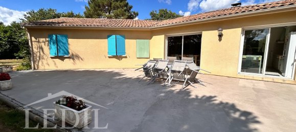 4 bedrooms House in Saint-Pierre-d'Eyraud, France No. 306710 2