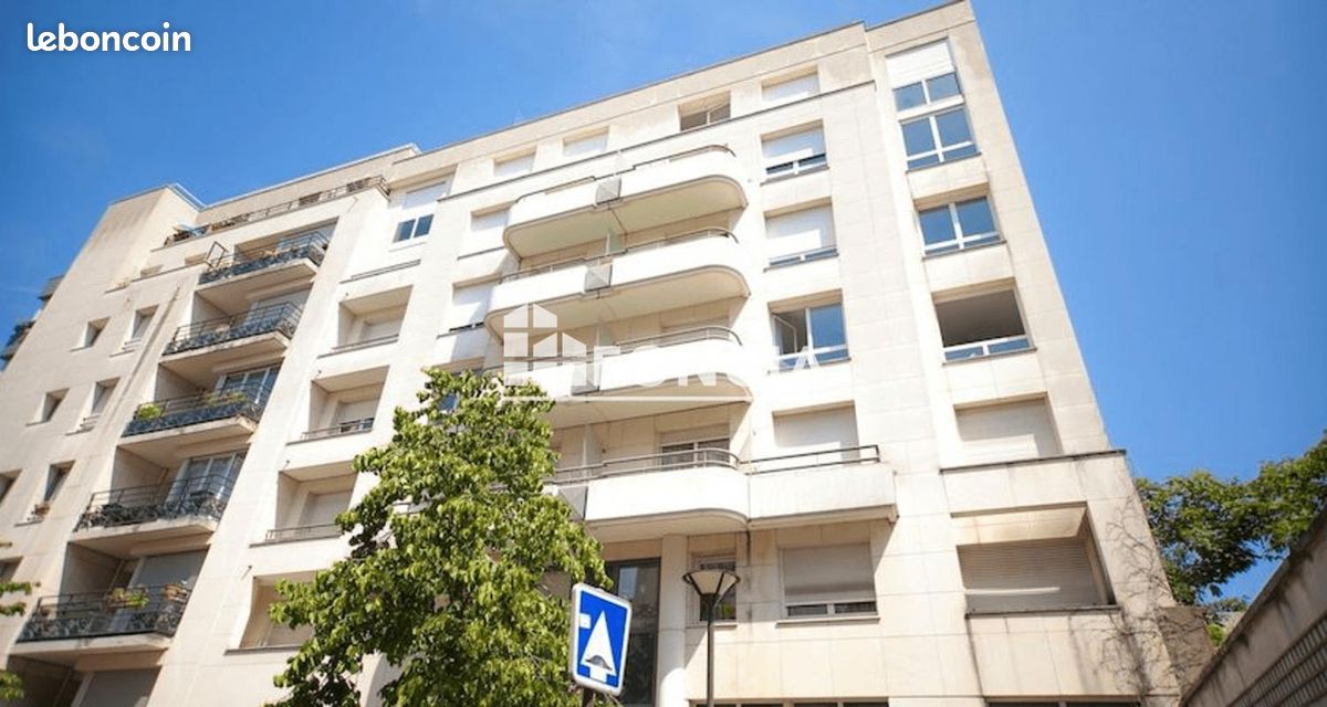 Studio in Paris, France No. 363261