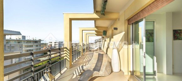 3 Schlafzimmer Penthouse in Jesolo, Italy, Nr. 324252 12