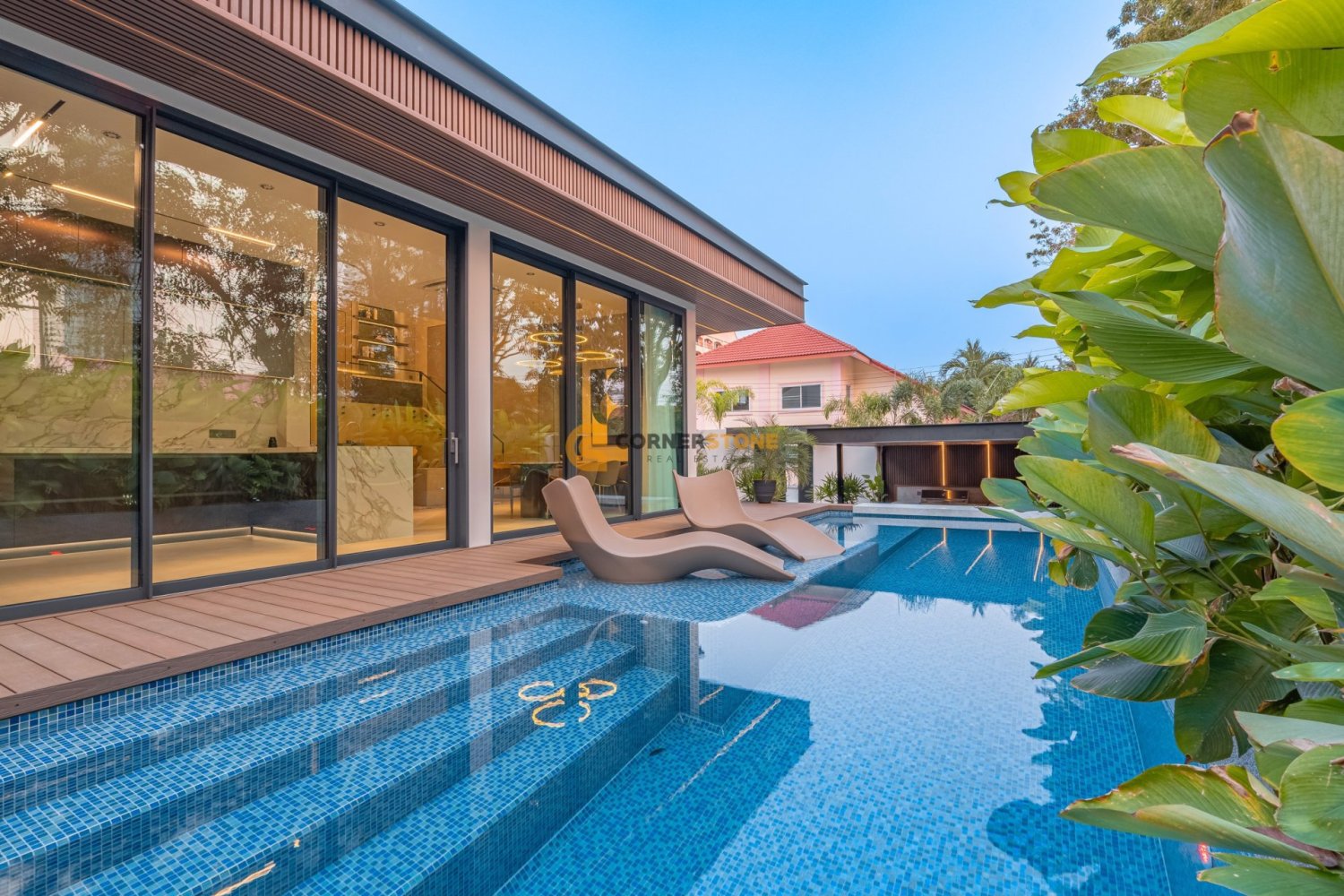 Casa en Pattaya, Thailand 311 m² No. 27421