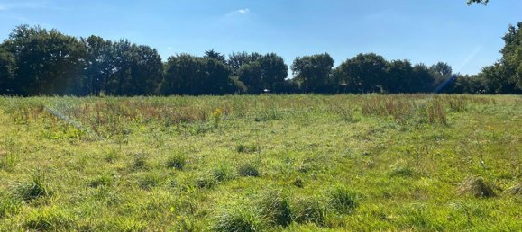 Land in Saint-Pere-en-Retz, France No. 95557 2
