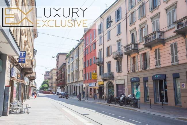 2 bedrooms Penthouse in Milan, Italy No. 392810