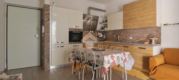 Квартира с 2 спальнями в Джулианова, Италия № 358671 6