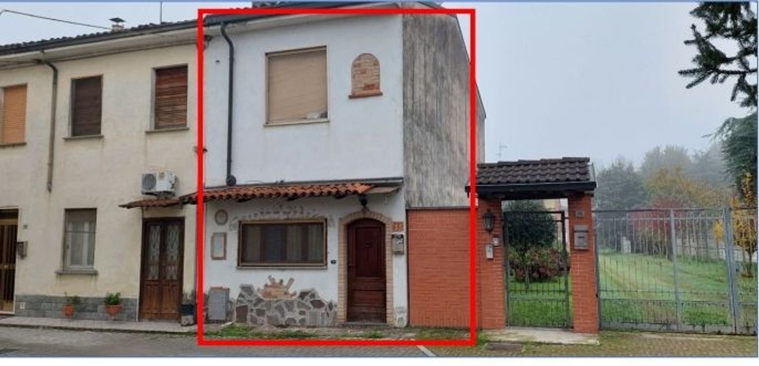 2 rooms House in Magherno, Italy No. 210016