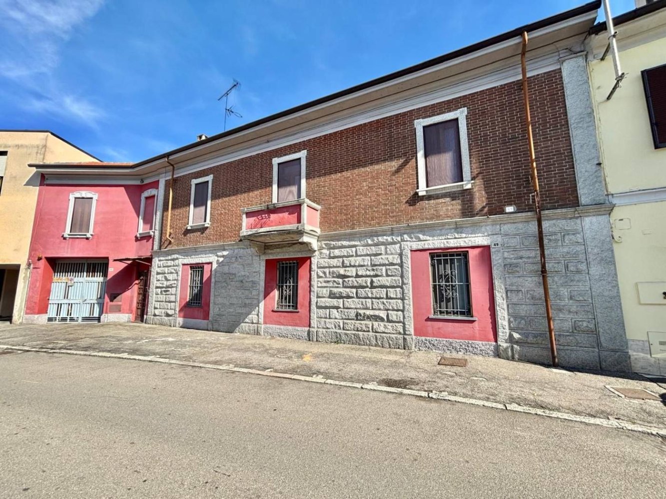 4 غرف نوم فيلا في Mortara, Italy رقم 329250