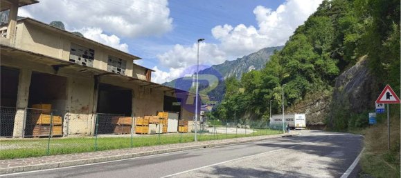 Propriété commerciale à San Giovanni Bianco, Italy 1390m² No. 359068 2