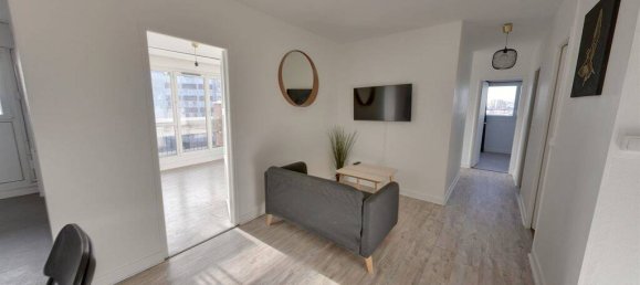 Apartamento de 4 dormitorios en Evry, France No. 148177 8