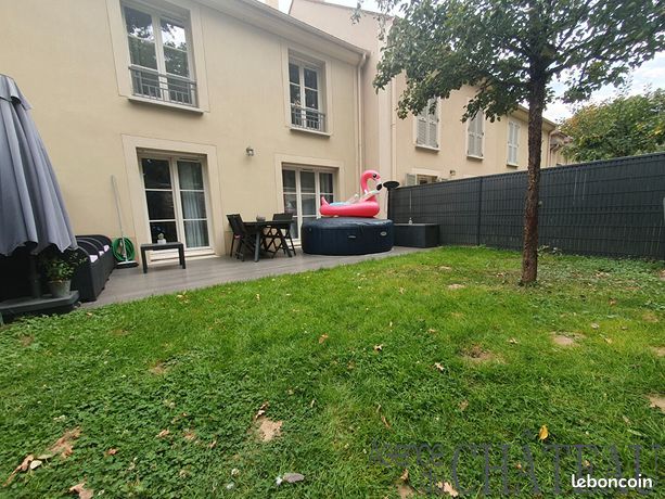 3 chambres Châteaux à Pontoise, France No. 361364