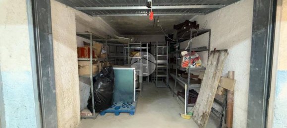 Garage à Rocca di Mezzo, Italy 20m² No. 276563 2