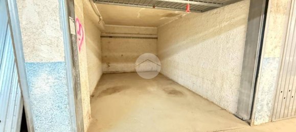 Garage à Rocca di Mezzo, Italy 20m² No. 276563 3