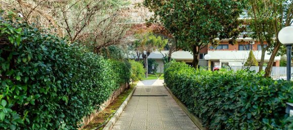 Квартира с 3 комнатами в Рим, Италия № 1902 4