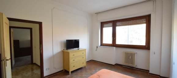 3 rooms Apartment in Piacenza, Italy No. 217002 20