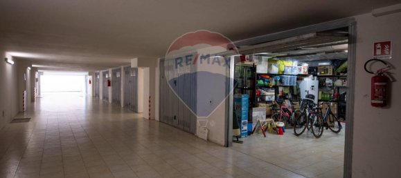 6 rooms Apartment in Monte San Vito, Italy No. 8630 44