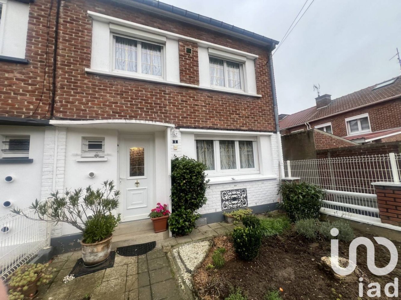 3 bedrooms House in Harnes, France No. 156683