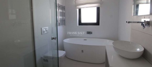 2 bedrooms Penthouse in Saint Julian's, Malta No. 24 8