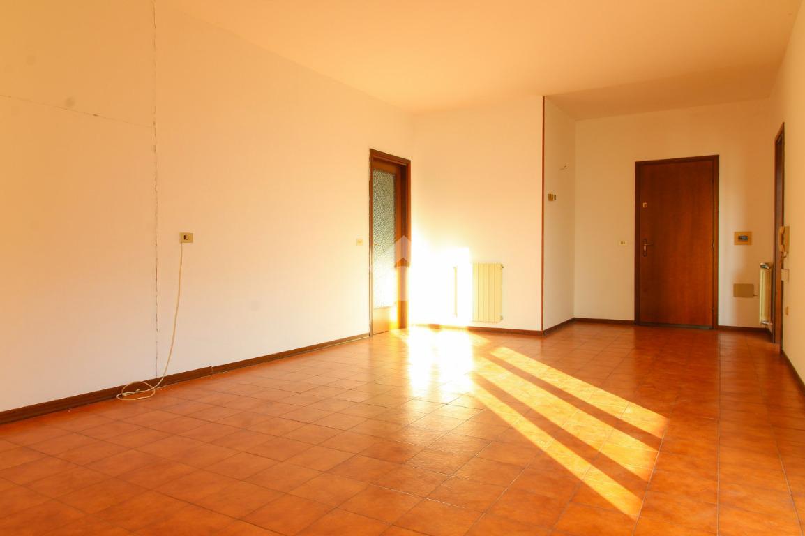 Apartamento de 4 habitaciónes en Vestone, Italy No. 109456