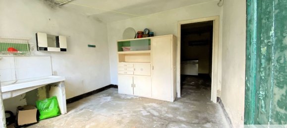 Дом с 7 комнатами в Урбе, Италия № 163441 14