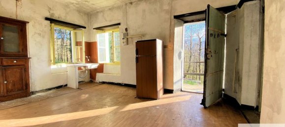 Дом с 7 комнатами в Урбе, Италия № 163441 11