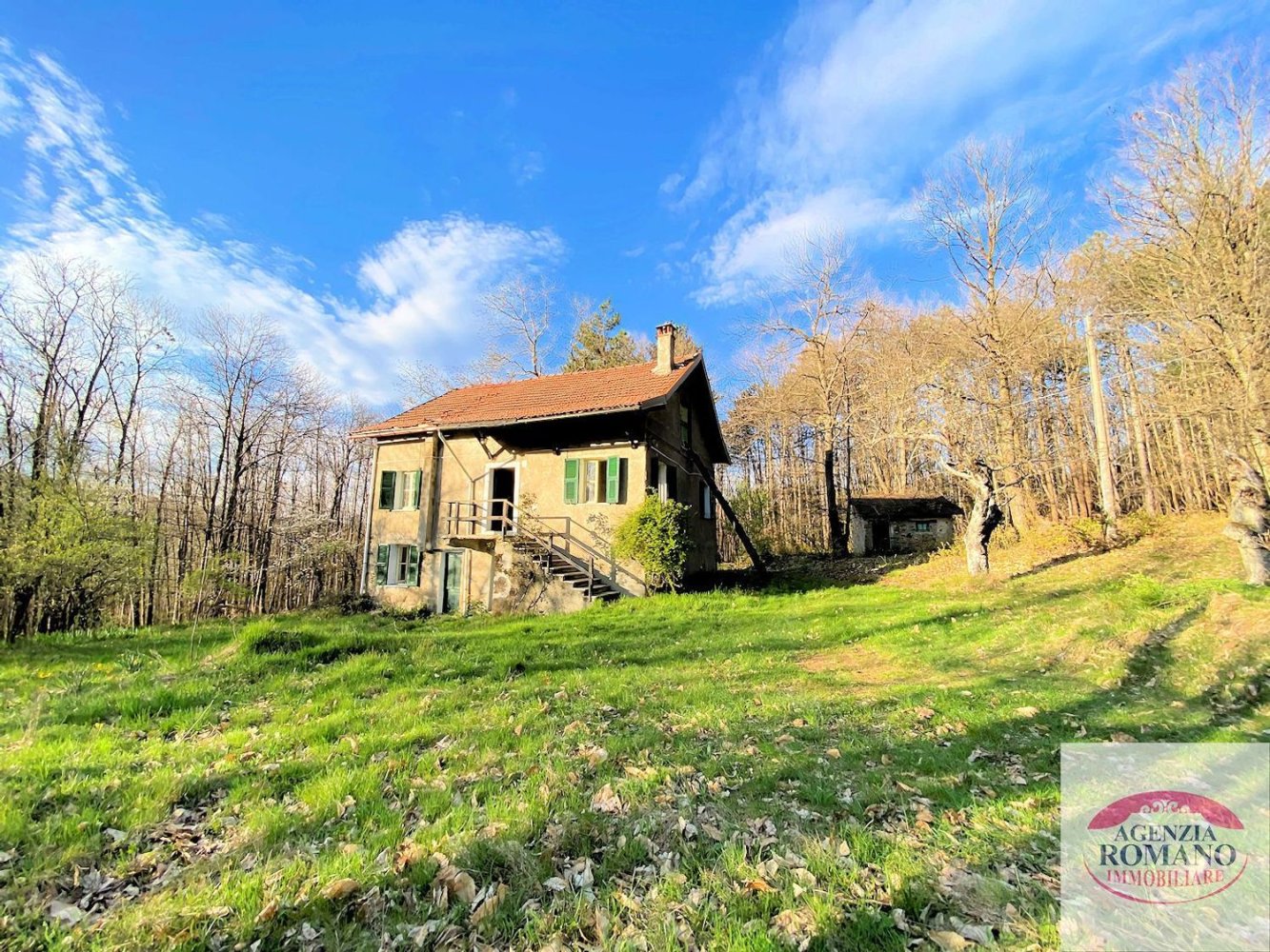 Дом с 7 комнатами в Урбе, Италия № 163441