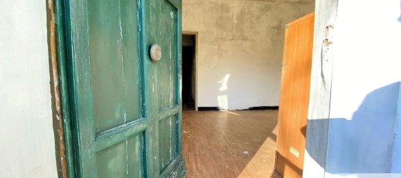 Дом с 7 комнатами в Урбе, Италия № 163441 10