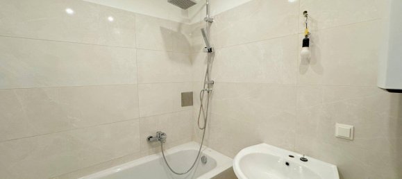 3 rooms Apartment in Josefstadt, Austria No. 3804 6