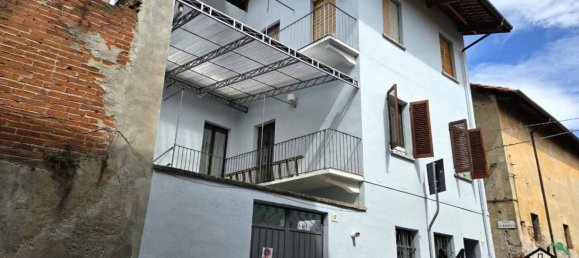 2 bedrooms House in Strambino, Italy No. 294631 2