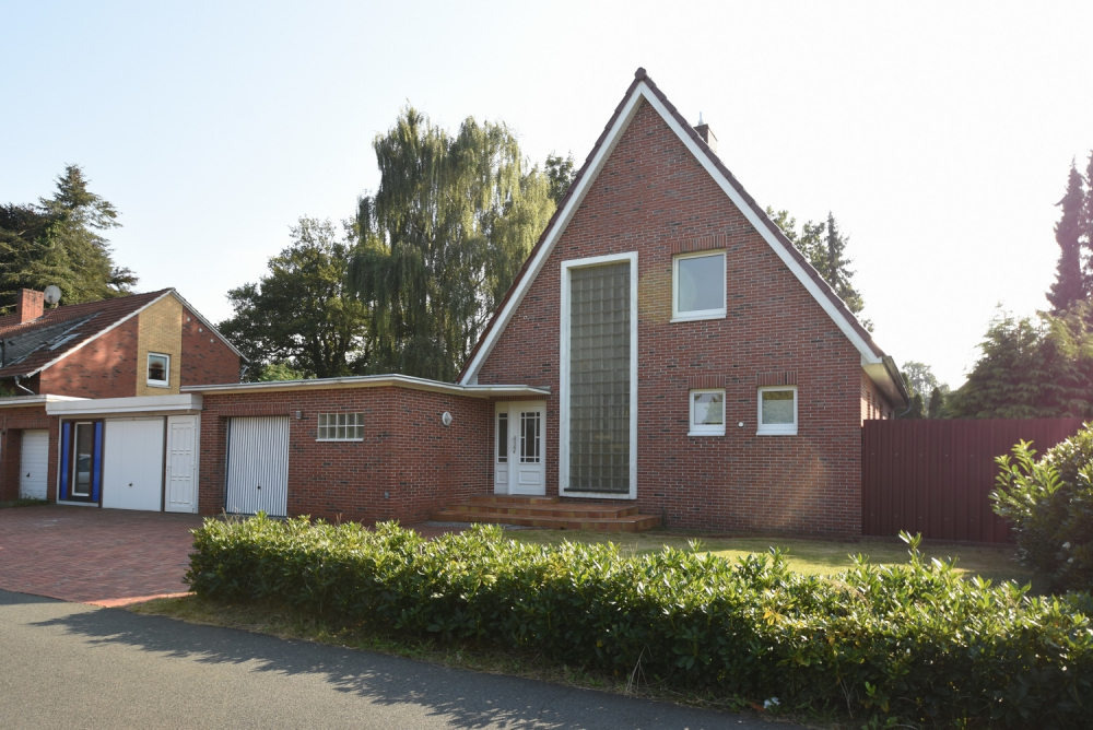 Casa de 7 habitaciónes en Leer, Germany No. 126216