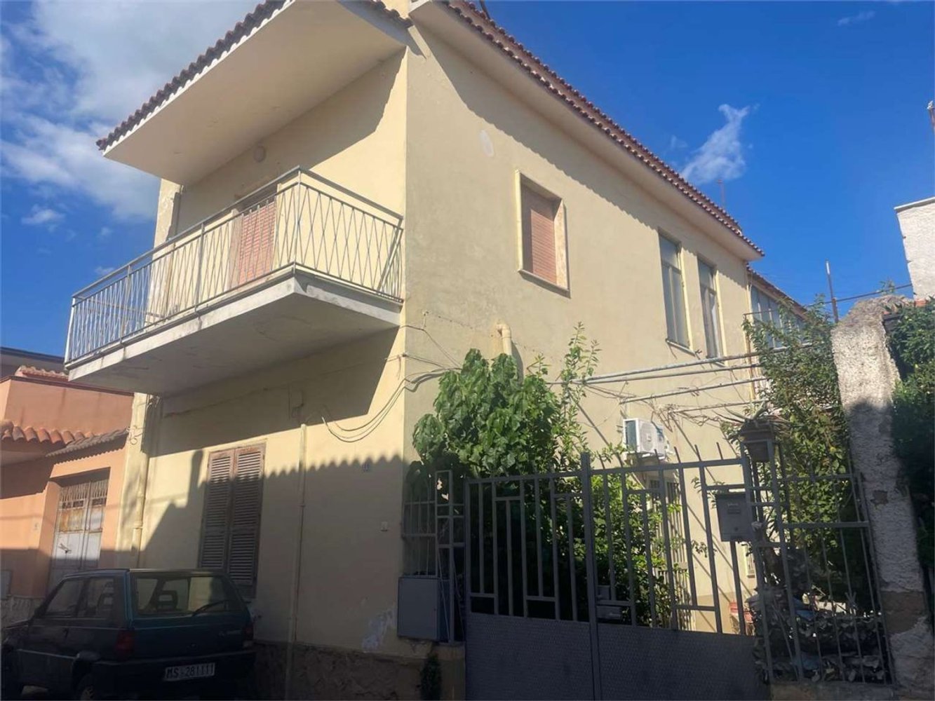 10 bedrooms House in Mondragone, Italy No. 377920