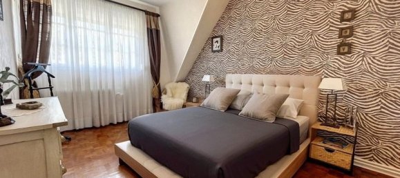 5 bedrooms House in Lens, France No. 153331 33