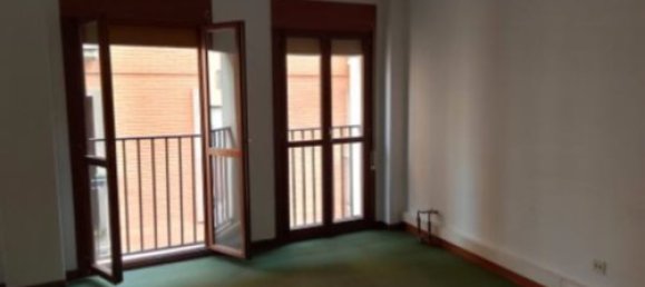 2 bedrooms Apartment in Zaragoza, Spain No. 175711 4