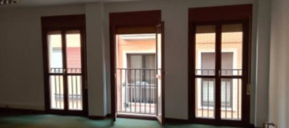 2 bedrooms Apartment in Zaragoza, Spain No. 175711 2