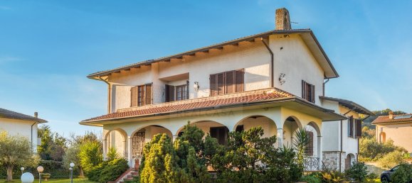 13 rooms Villa in Carrara, Italy No. 51372 36