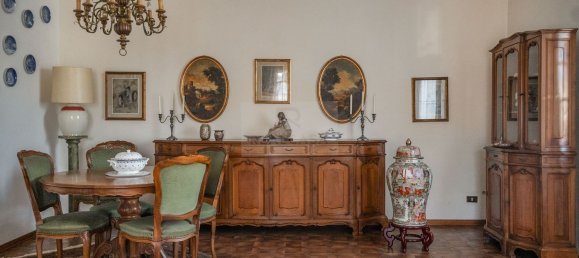 13 rooms Villa in Carrara, Italy No. 51372 9