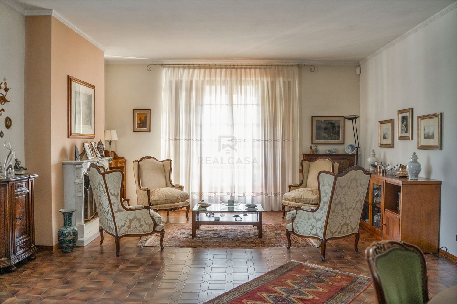 13 rooms Villa in Carrara, Italy No. 51372