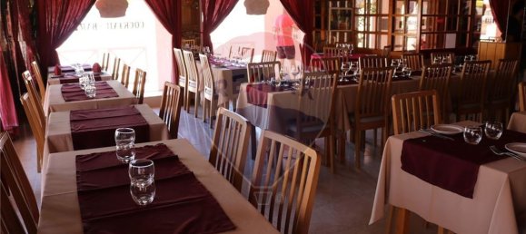 102m² Commercial property in Quarteira, Portugal No. 68014 8