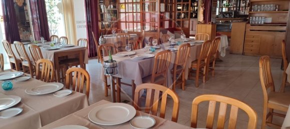 102m² Commercial property in Quarteira, Portugal No. 68014 5