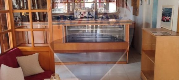 102m² Commercial property in Quarteira, Portugal No. 68014 10