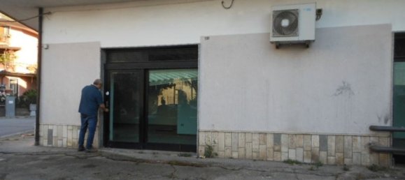 130m² Commercial property in Vairano Patenora, Italy No. 175316 10