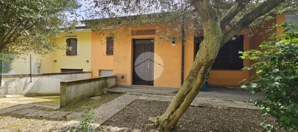 3 غرف نوم فيلا في Curtatone, Italy رقم 157273 26