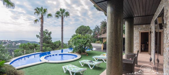 4 bedrooms Villa in Lloret de Mar, Spain No. 11305 3