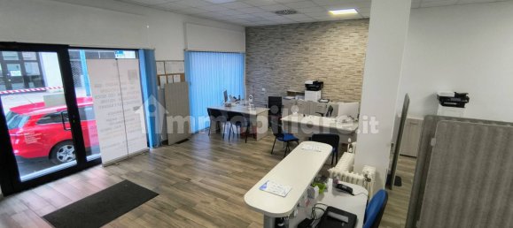 Imóvel comercial de 2 divisões em Sesto San Giovanni, Italy N.º 302227 7