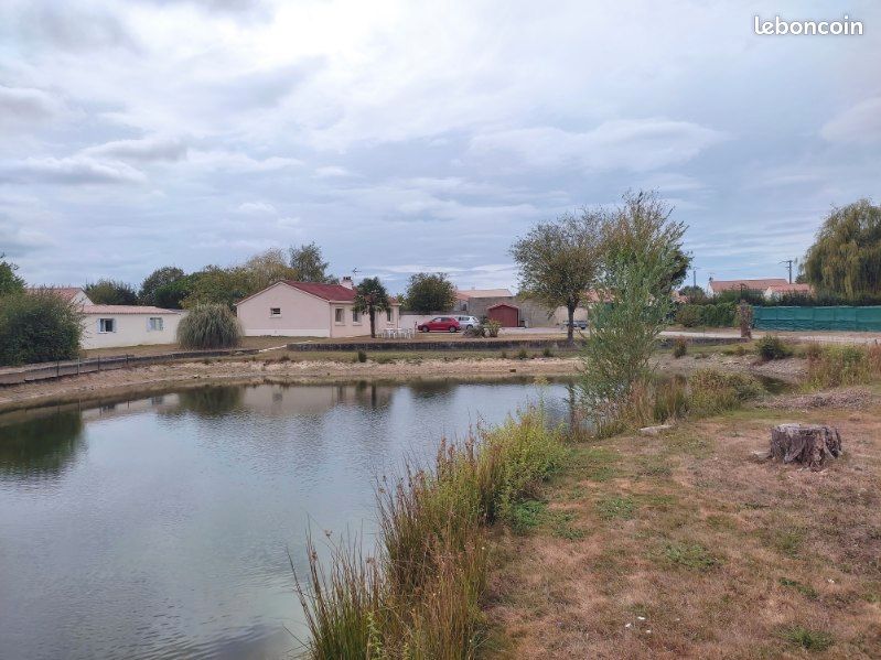Casa de 3 dormitorios en La Boissiere-de-Montaigu, France No. 363422