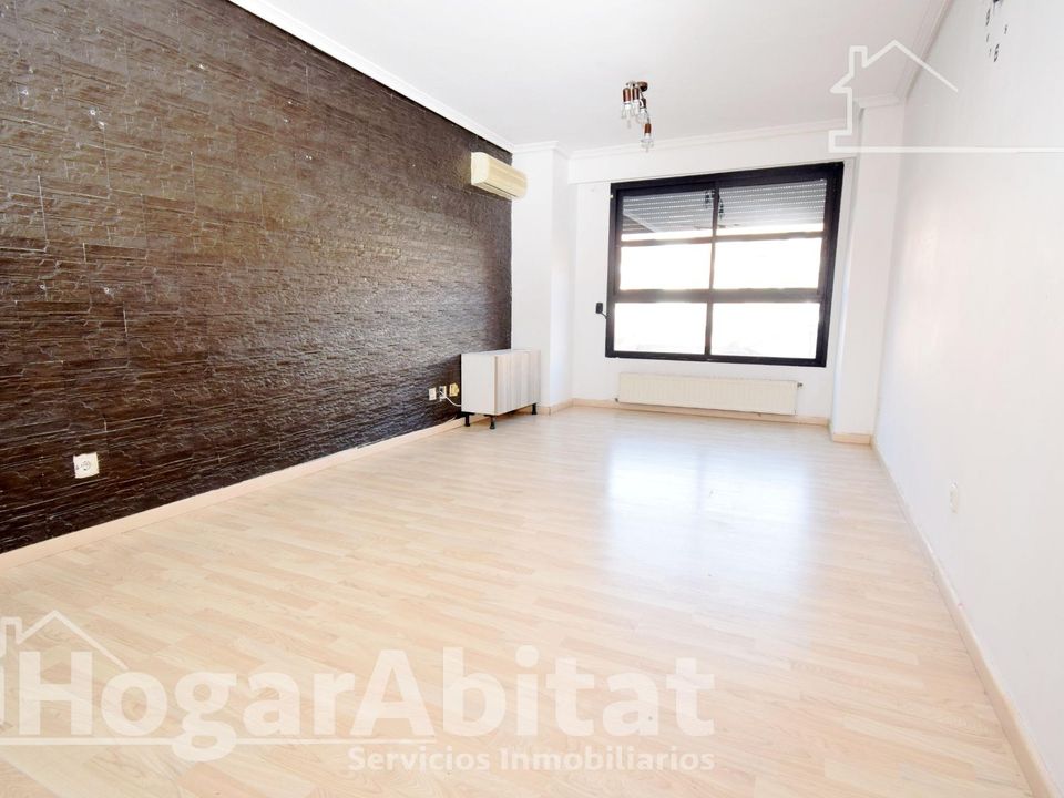 3 bedrooms Apartment in Valencia, Spain No. 274710