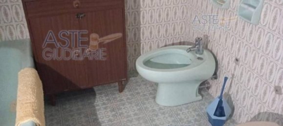 5 rooms Apartment in Corropoli, Italy No. 95391 5